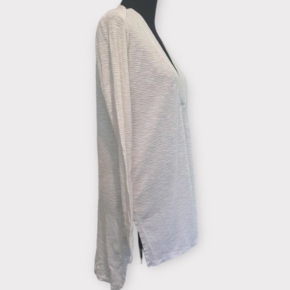 Sol / Anthropologie - Textured Deep V-Neck Tunic - White - Size Small - Picture 3 of 7